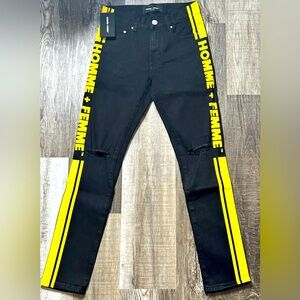 NWT-🤩 JUST LOOK AT THESE 🔥 FIRE JEANS! 🚨 AT THIS PRICE!😎